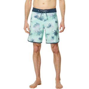 Quiksilver Men’s Standard Surfsilk Scallop 19 Boardshort Swim Trunk(Beach Glass)